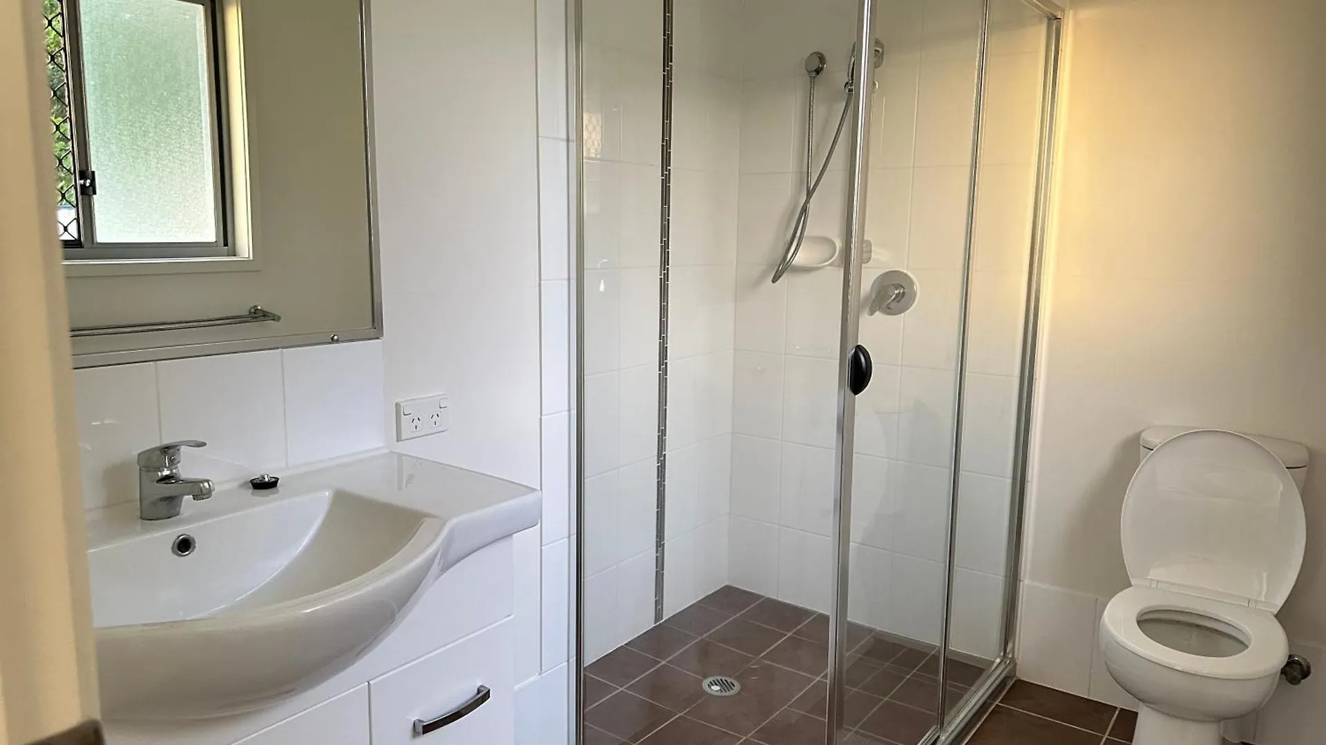 Four Bedroom Large Family Home Close To Ipswich City